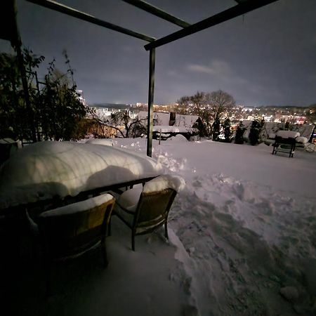 Hillside View House With Garden, Private Parking, Quiet Location - 12 Min To Old Town Anytime, Long Stays Welcome Vilnius Exterior foto